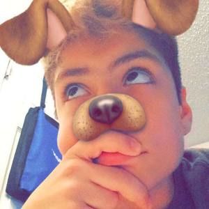 Meet your Posher, Yamil